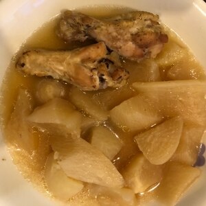 無水鍋で抜群の味しみ！大根と鶏手羽先の煮物